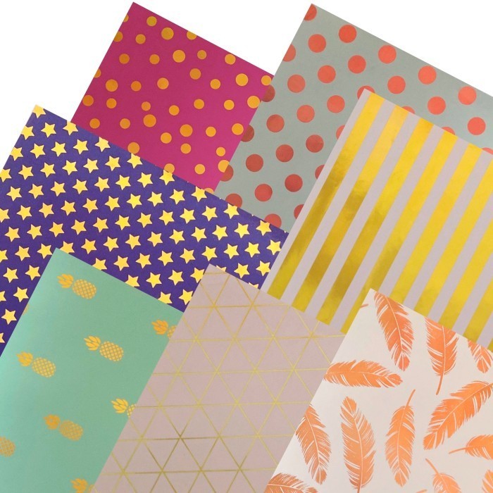 

SALE Scoop Kertas Kado / Wrapping Paper Dot Emas Hitam 53461102