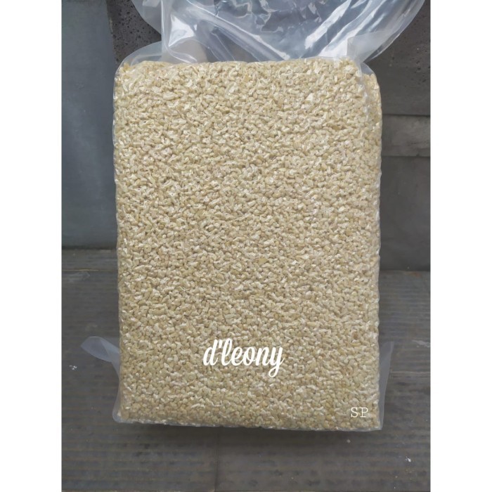 

SPECIAL 10 Kg vacuum Kacang Mede Pecahan / Kacang Mete Pecahan menir remuk SP2