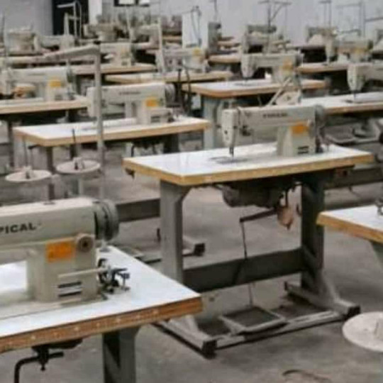 Mesin Jahit Typical Second N Baru Acessorisnya