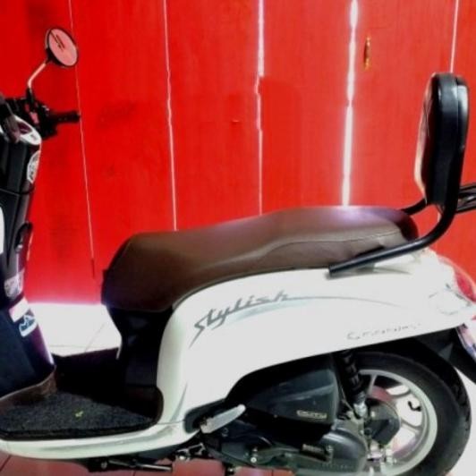 Sandaran Jok Belakang Motor Scoopy Genio