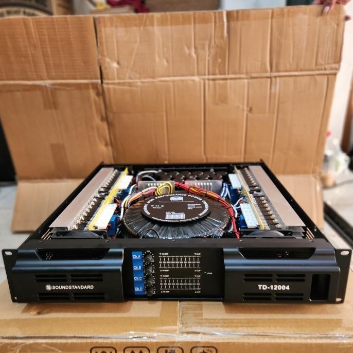 POWER AMPLIFIER SOUNDSTANDARD TD12004 TD 12004 4CH 4X1200 WATT