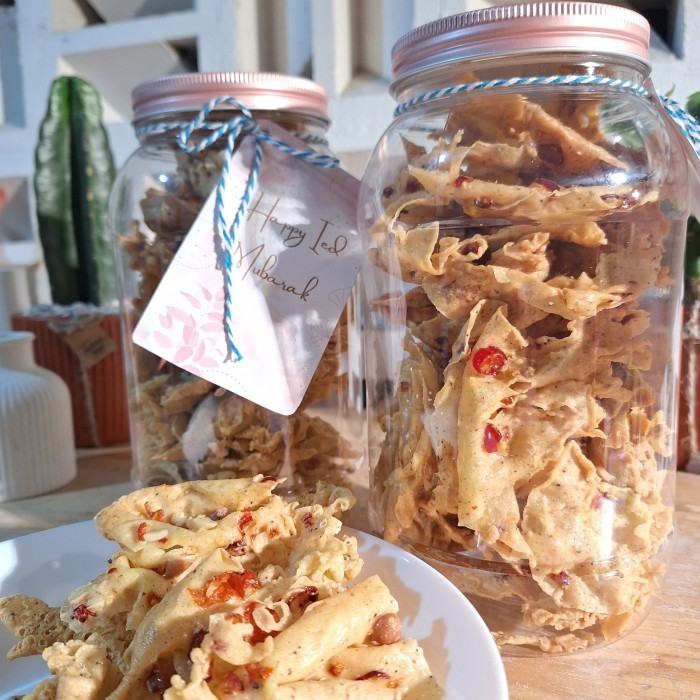 

Peyek Kacang dan Peyek Cabe Hampers Cantik ukuran 2Liter A9