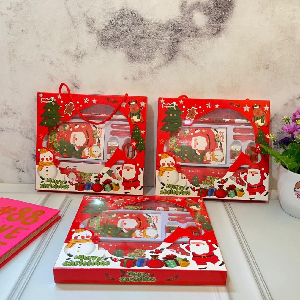 

fbx-4 PAKET HAMPERS NATAL 7 IN 1 ISI ALAT TULIS SUPER LENGKAP FANCY DAN LUCU SERBA MERAH EYECATCHING UNIK PAKET BOX CHRISTMAST LIMITED EDITION READY GROSIR DAN COD Premium
