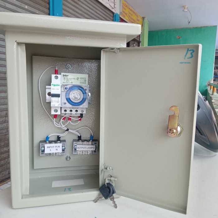 Panel Lampu Taman Otomatis / Timer Theben+Box+Mcb 10A/16A