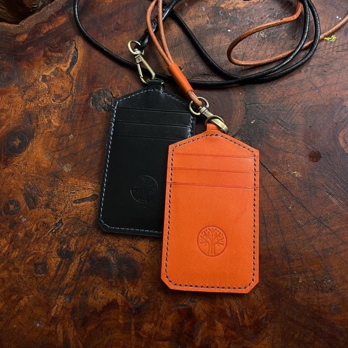 

Terbaru!!! Id Card Holder / Gantungan Kartu Name Tag Kulit