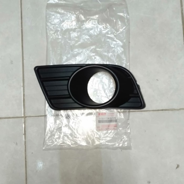 cover fog lamp Suzuki Swift ST kanan