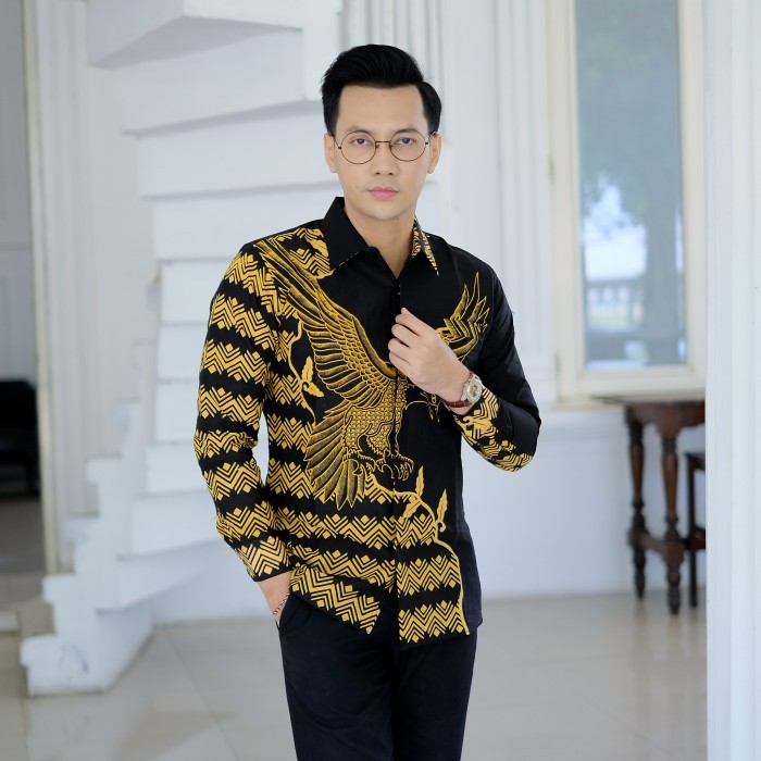 Alib Kemeja Batik Pria Slimfit Lengan Panjang Motif Elang Emas Warna Hitam Motif Emas Atasan Batik