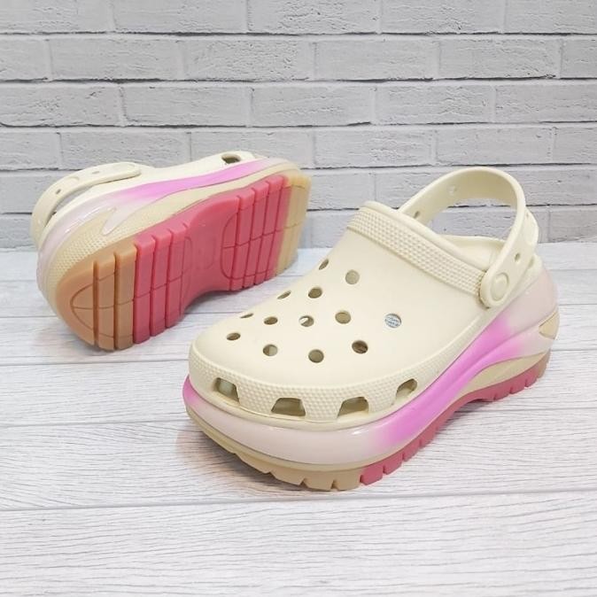 Baru Crocs Mega Crush Clog New Colour / Sandal Wanita Crocs Mega Crush / Crocs Mega Crush Kekinian