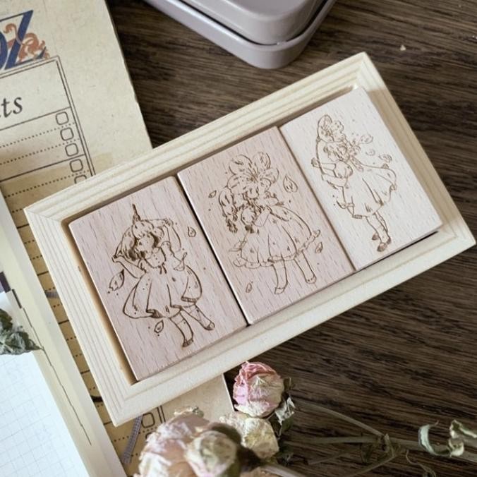 

Produk Hits Two Raccoons Cherry Blossom Doll Rubber Stamp