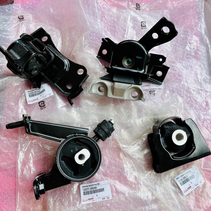 Engine mounting /dudukan mesin set 4pcs toyota Alphard anh20 Toyota Alphard Generasi Kedua Tahun