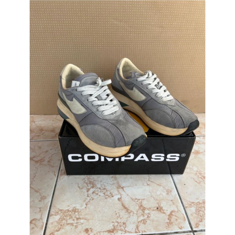 sepatu compass velocity second