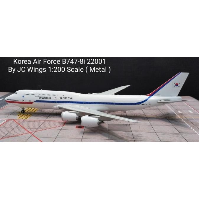 Korea Air Force B747-8i 22001 By JC Wings 1:200 Scale Metal