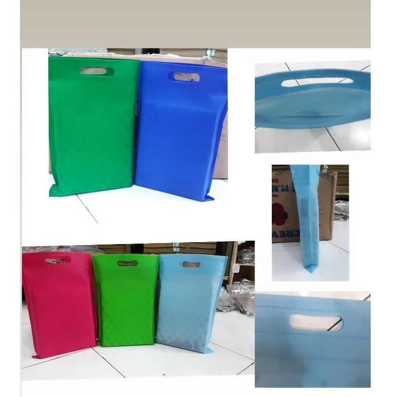 

Terbaru Tas Souvenir Spunbond Standing Handle Dalam Per 20Pcs / Goodie Bag Oval 25X35