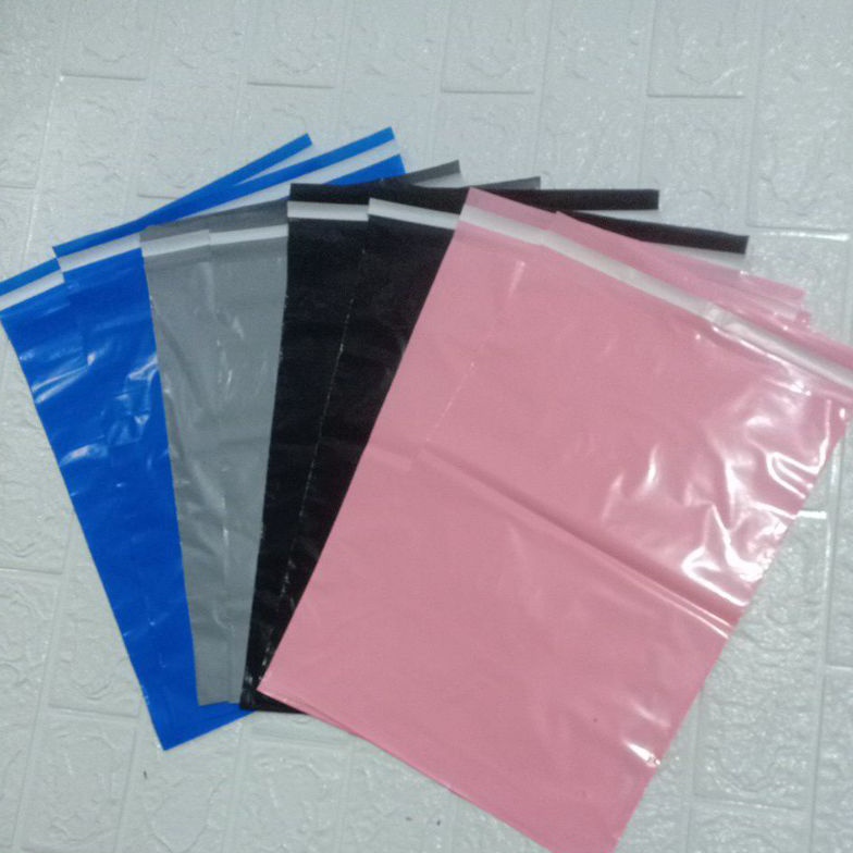 

Premium.. Plastik polymailer 30x40 /plastik packing online serbaguna murah isi 100 lembar ZW0