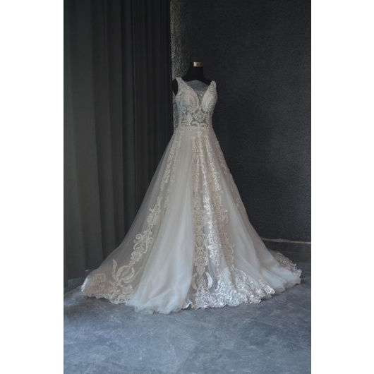 Preloved Wedding Dress