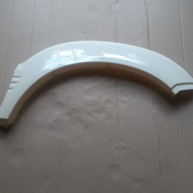 moulding fender kanan depan kijang krista