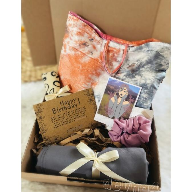 

Kado Ulang Tahun Wanita Alat Shalat. Hampers Birthday Wedding Anniv