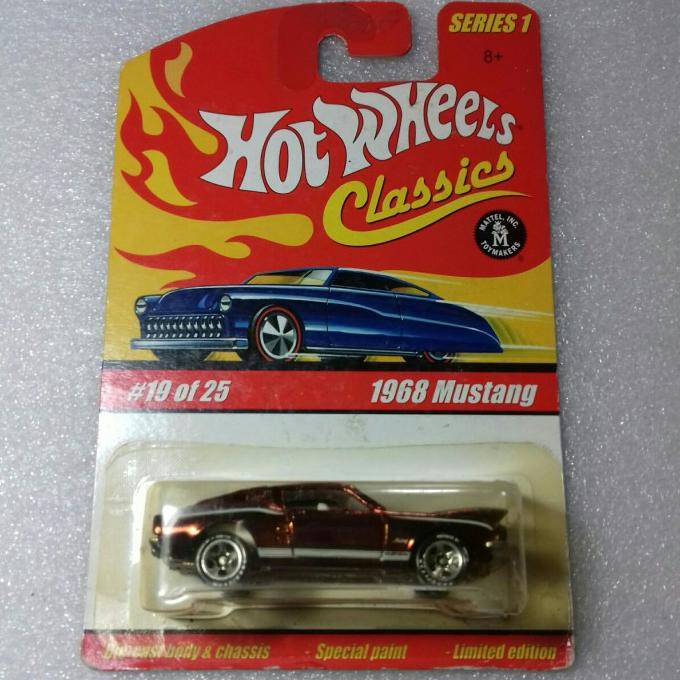 HOT WHEELS 1968 MUSTANG. FORD MUSTANG. CARD CLASSIC SERIES 1.OPEN HOOD