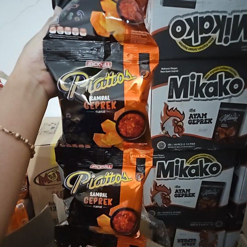 

Piattos Snack Kentang 10 pcs x 15 gr