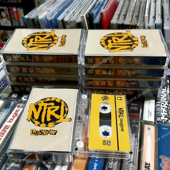 Kaset NTRL - Les Gow