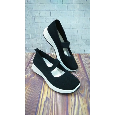 Sepatu Kyrana KE-23 Warna Hitam