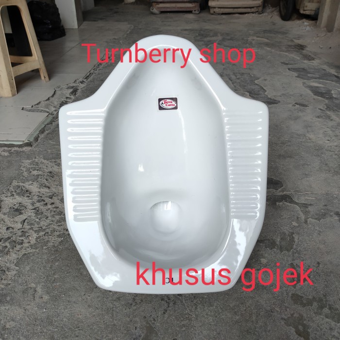 Kloset jongkok / WC jongkok / Kakus.