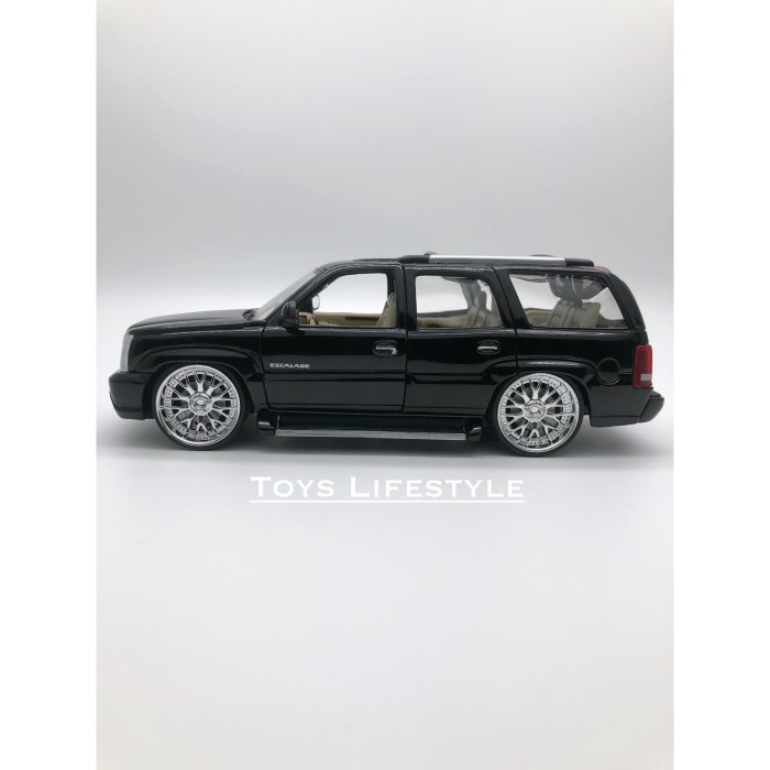 MUST HAVE WELLY DIECAST - CADILLAC ESCALADE 2002 HOT RIDER SKALA 1:24 TERLARIS