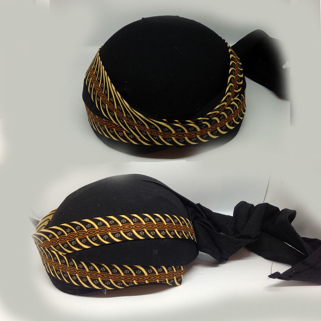 KEMEJABATIKPRIASOLO BLANGKON JOGJA SOLO SLIWIR Dasar Hitam Motif Parang Samurai Coklat