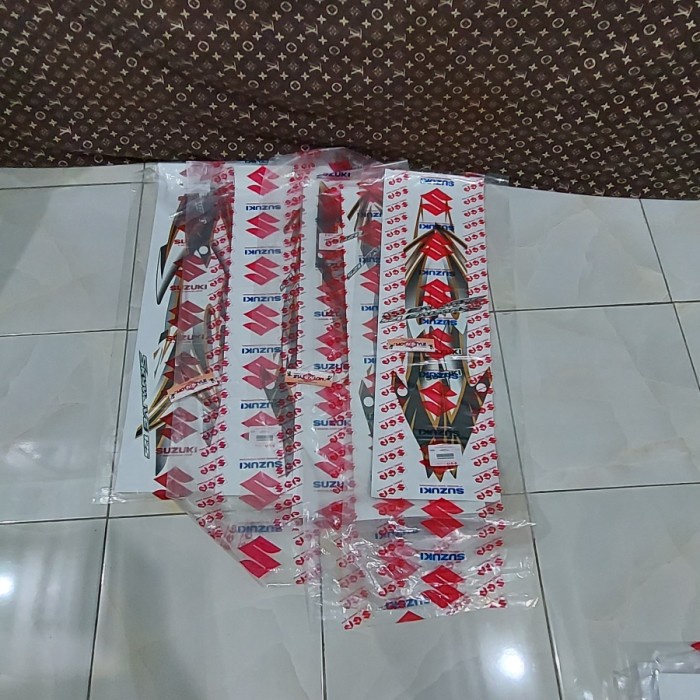 ✨New Ori Striping Suzuki Skywave Putih Gold Terbaru