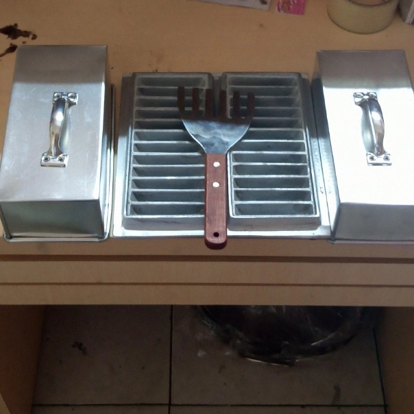 

✅Termurah Cetakan Pancong 24 Set Tutup Dan Garpu Terbaru