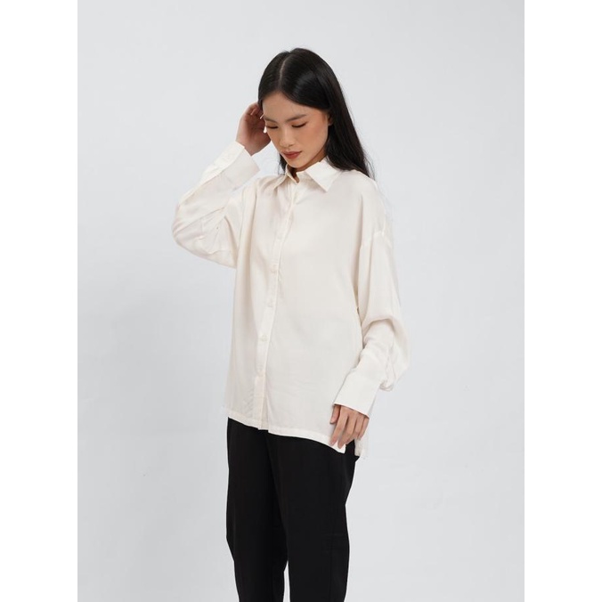 Thenblank Loose Shirt Broken White Berkualitas