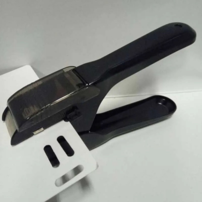 

Pembolong Pvc Is Card Manual Kangaro Slp 154