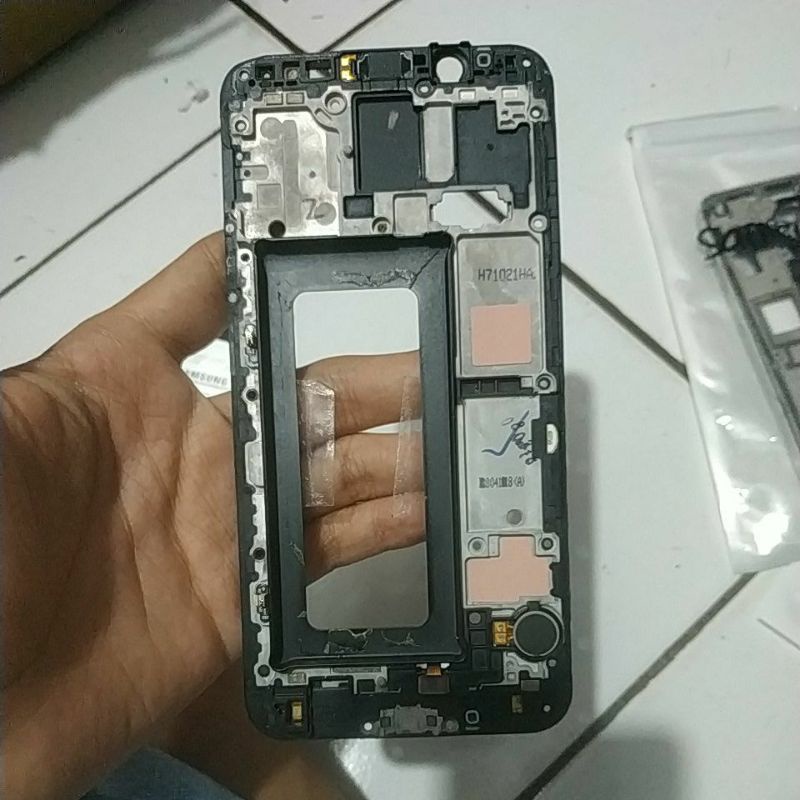 FRAME BEKAS SAMSUNG J7 PLUS