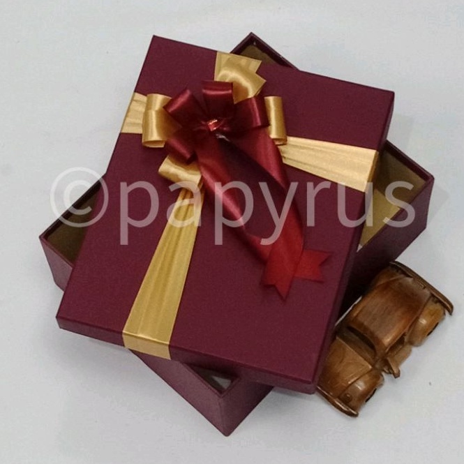 

Papyrus 20X25 Tinggi 5Cm Kotak Kado Gift Box Hadiah Kota Kado