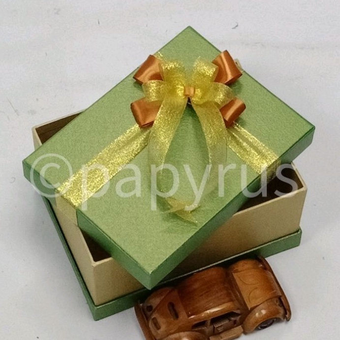 

Papyrus Sandwich 15X20 Tinggi 10Cm Kotak Kado Gift Box Hadiah