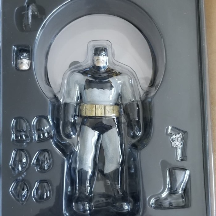 ✨New Mezco Batman Dkr Berkualitas
