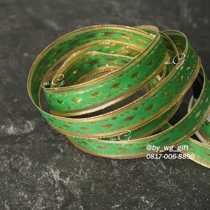 

Pita Hijau Gold Wajik; Lebar 2.5 cm; Panjang 25 yard