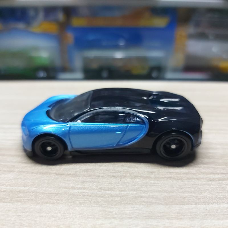 HOT WHEELS 16 BUGATTI CHIRON - LOOSE - EXOTIC ENVY - PREMIUM