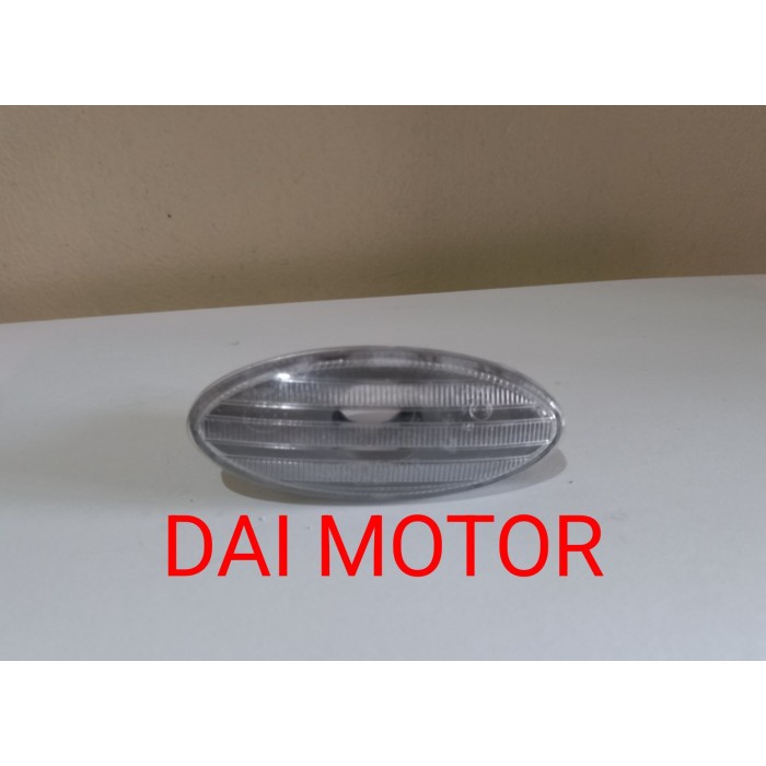 Lampu sein fender sein samping nissan juke star