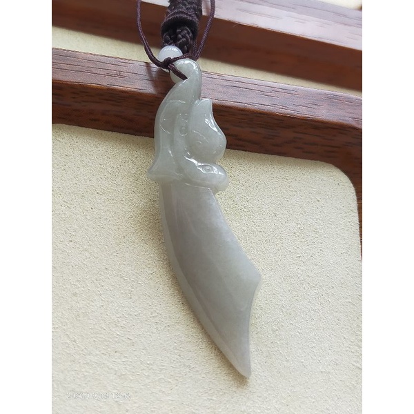 Liontin Giok Burma Pedang Naga sertifikat