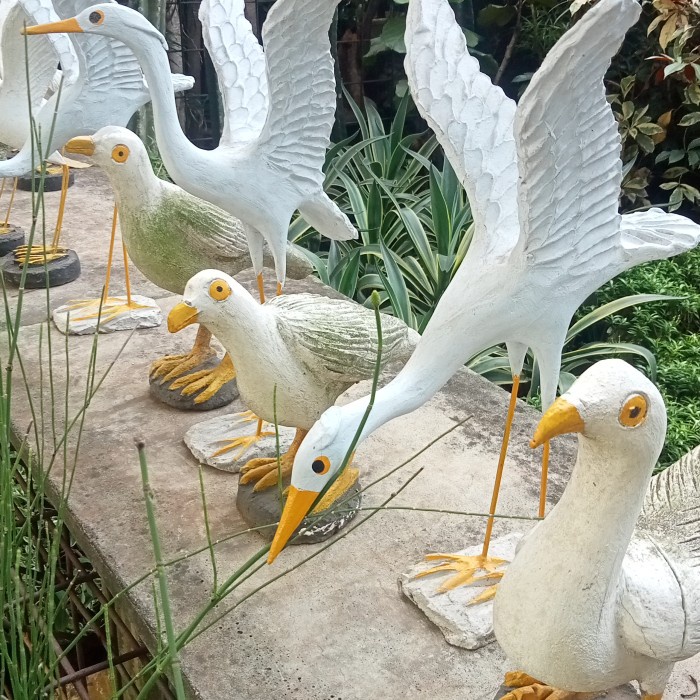 patung burung bangau taman dijual
