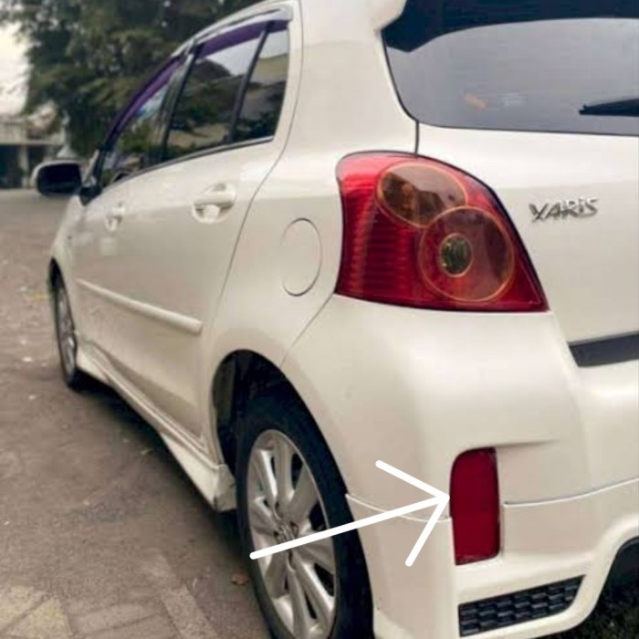 Cod - Mata Kucing Lampu Bemper Belakang Yaris 2012-2013 1Set Kode 099