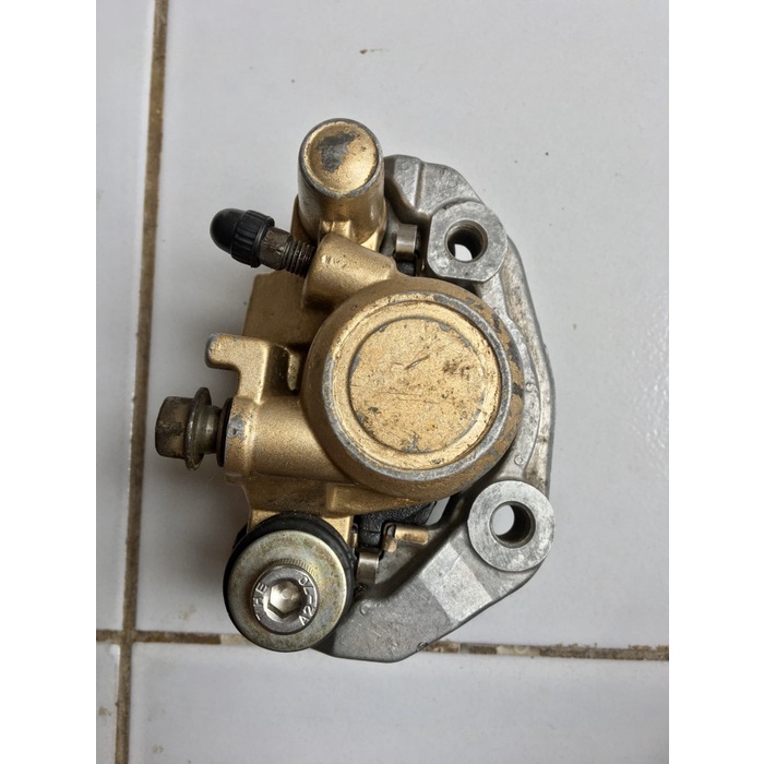 {BEKAS} Kaliper fiz f1z crypton alfa champ alfachamp yamaha 3yr Murah