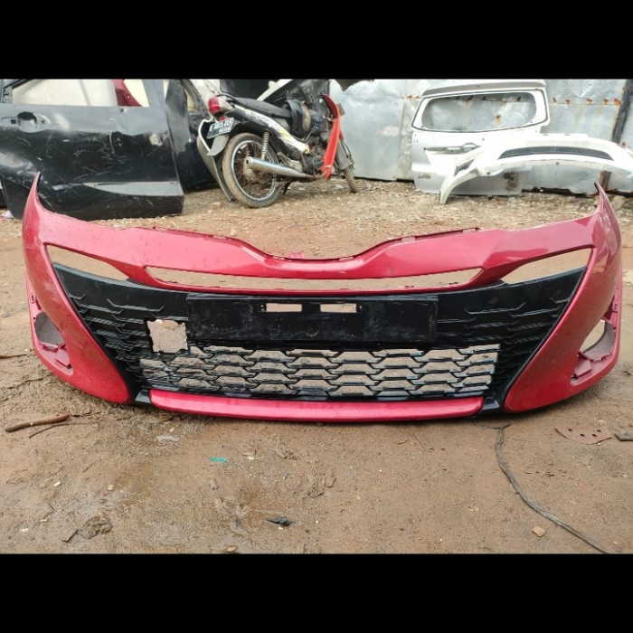 {BEKAS} Bumper depan Toyota Yaris 2019 komplit ram Diskon