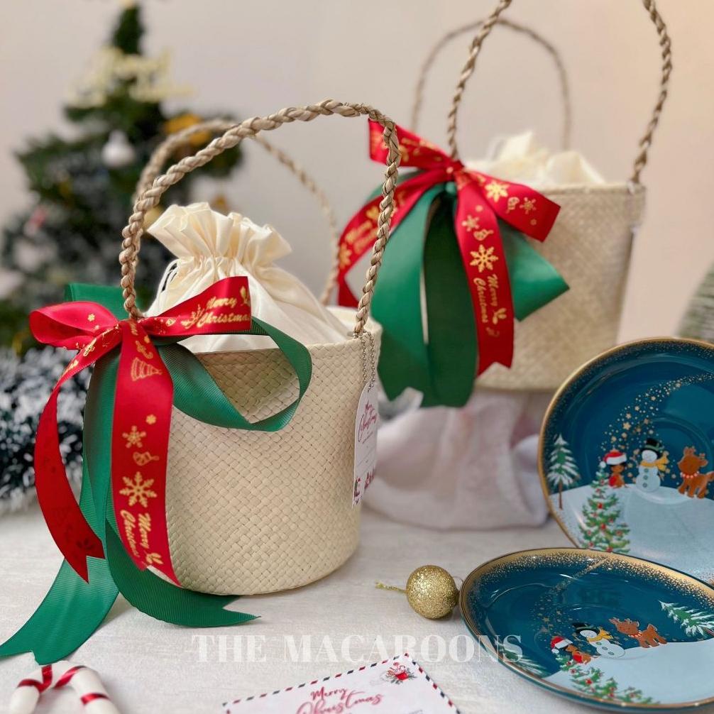 

Terbabru Hampers Tas Anyaman Isi Cangkir Natal Santa Claus Dan Tahun Baru / Parsel Souvenir Merry Christmas Cod