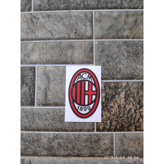 

Terlaris - Stiker Logo Klub Bola AC Milan Sticker Casing HP Motor Helm Laptop Buk