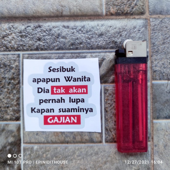 

Terlaris - Stiker Vinyl Sesibuk Wanita Suami Gajian Kata Lucu Nyleneh Humor Motor