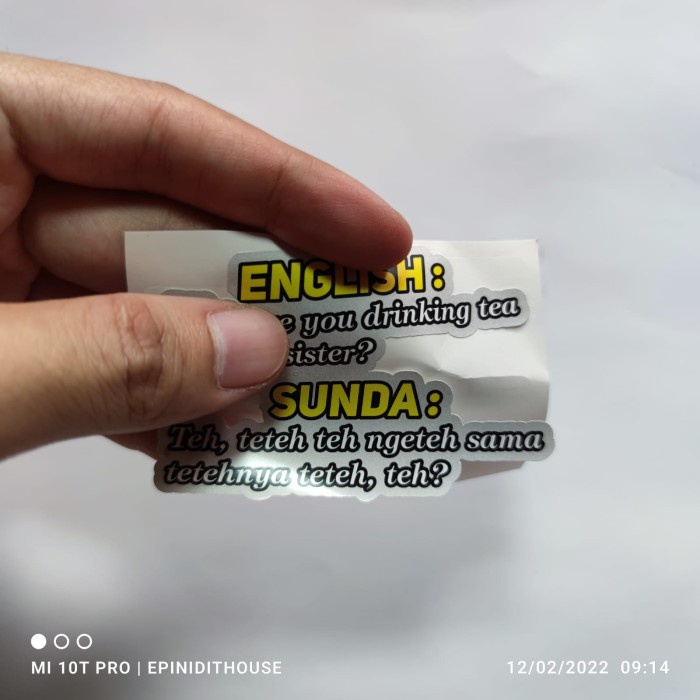 

Terlaris - Stiker English Sunda Teh Humor Lucu Viral Nyleneh Meme Motor Helm HP