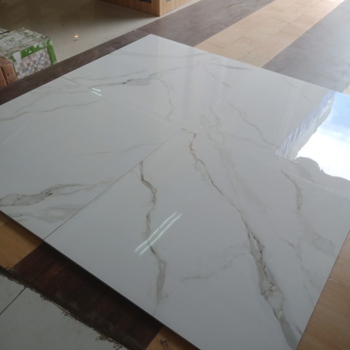 Granit Florence Calacatta 100X100 Indogres Glossy