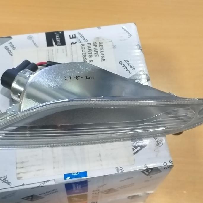 Lampu sein belakang kiri Original Vespa Sprint dan primavera
